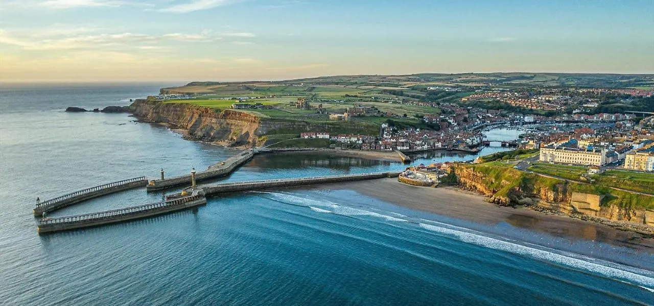 Hideaway Retreat Villa Whitby Holiday home