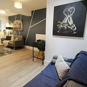  Apartment Spacious 1 Bed 1 Minute Walk From Square United Kingdom