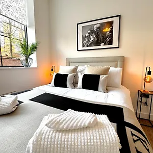  Apartment Chester's - - 2 Cuppin Street - 2 Minute Walk From Shops United Kingdom